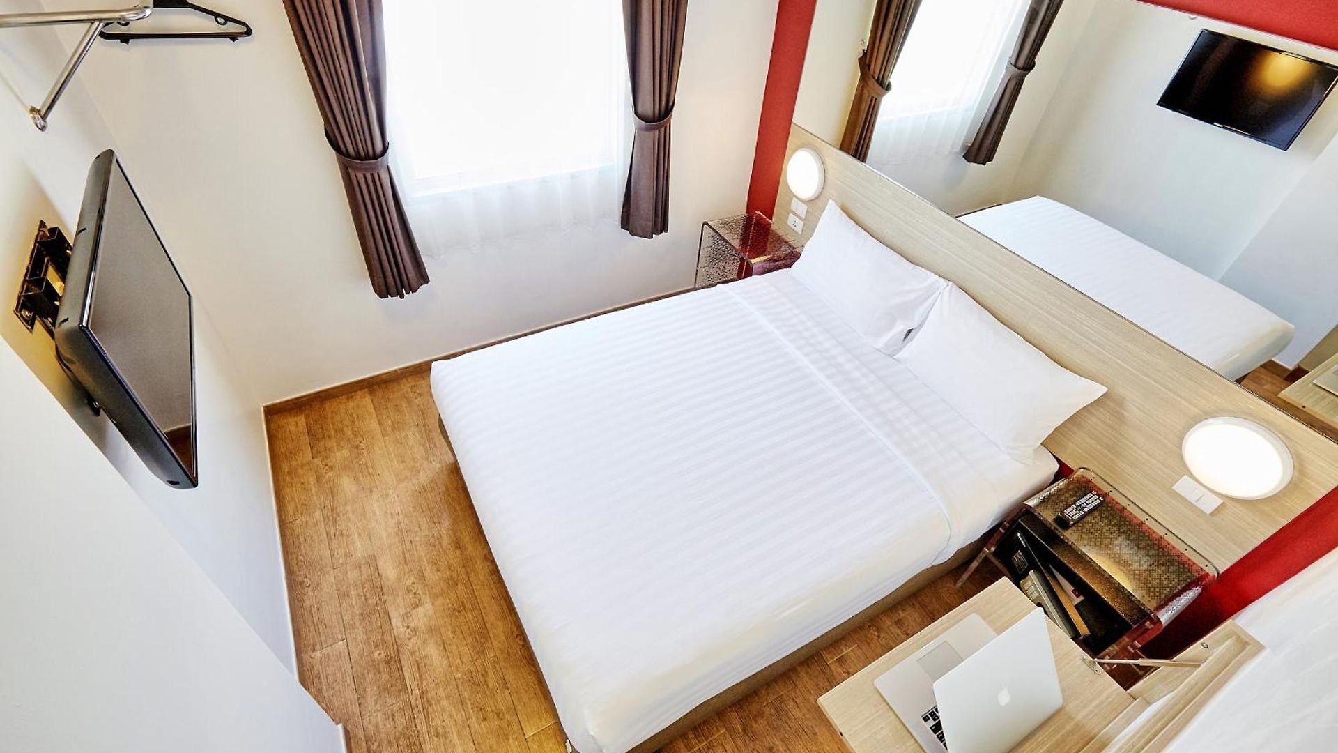 โรงแรมเรด แพลนเนต พัทยา โรงแรม