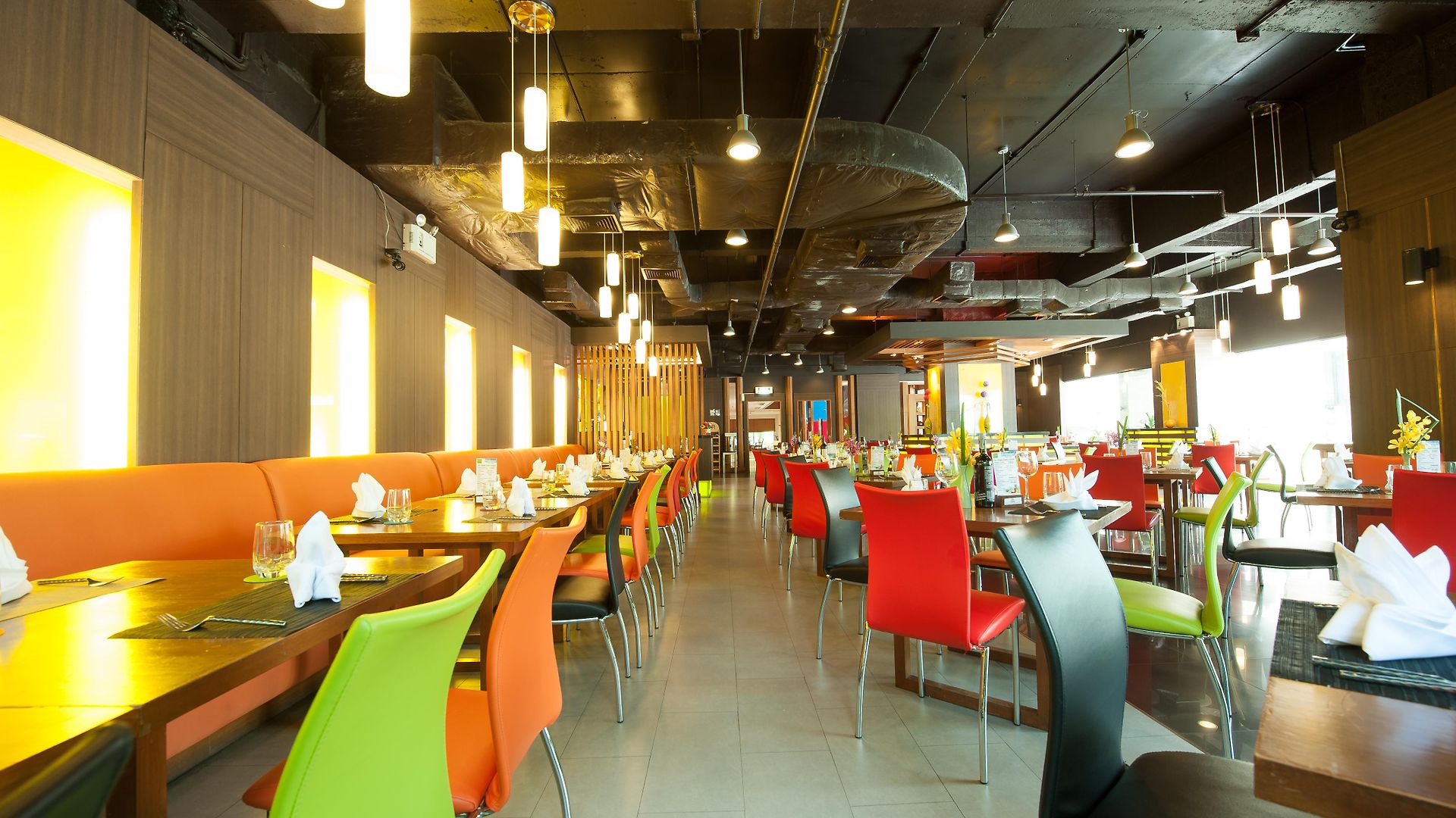 โรงแรม The Seasons 3*