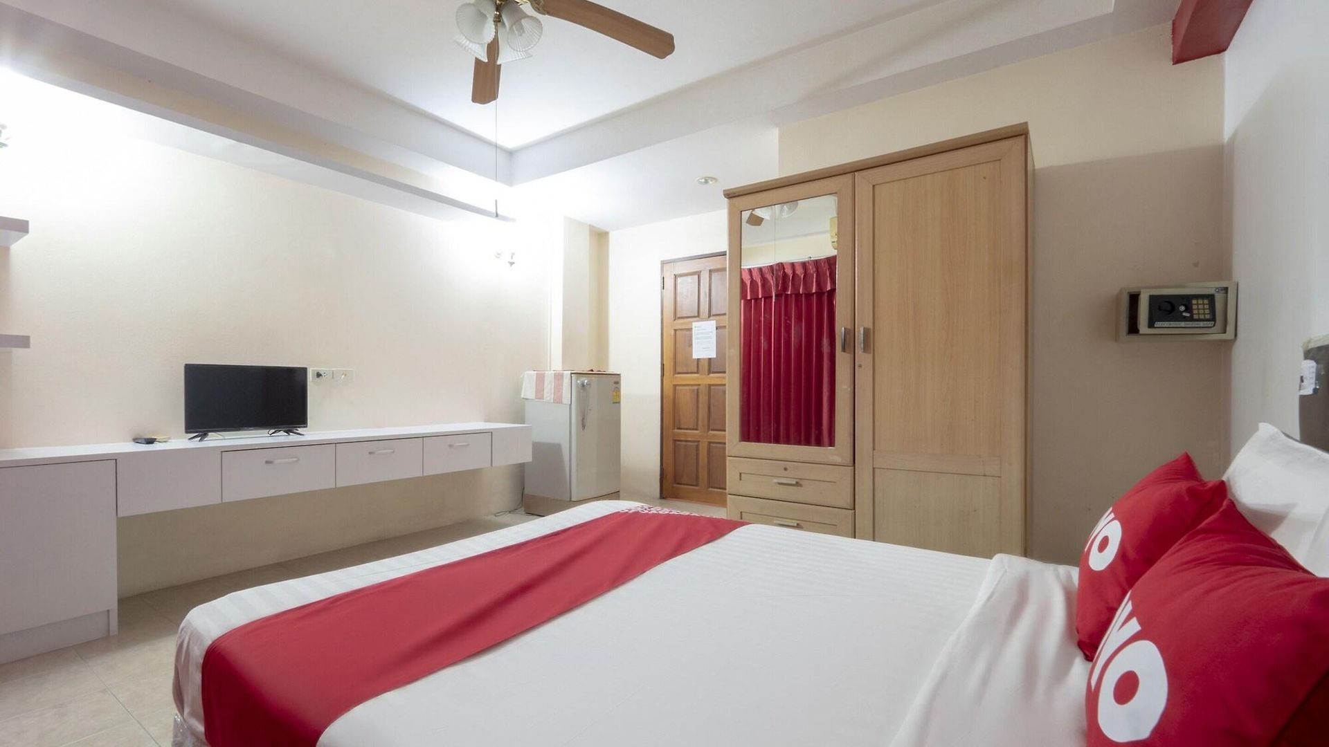 โอโย 75381 โรงแรมบิลลาบอง โรงแรม