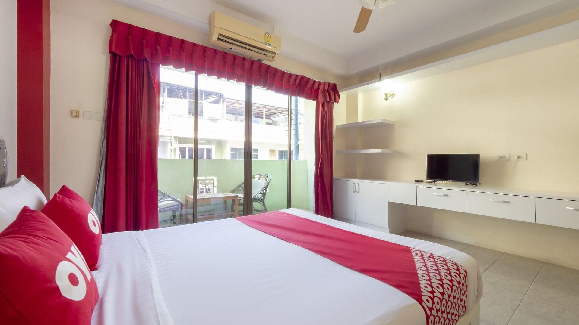 โรงแรม โอโย 75381 โรงแรมบิลลาบอง Pattaya