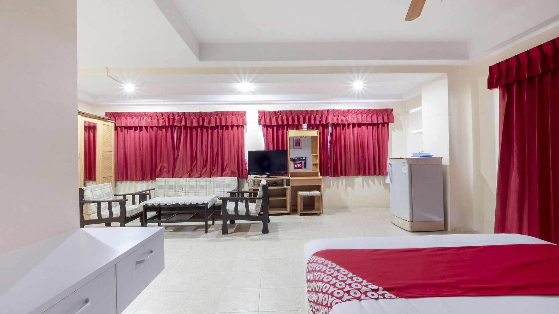 โอโย 75381 โรงแรมบิลลาบอง 2* Pattaya