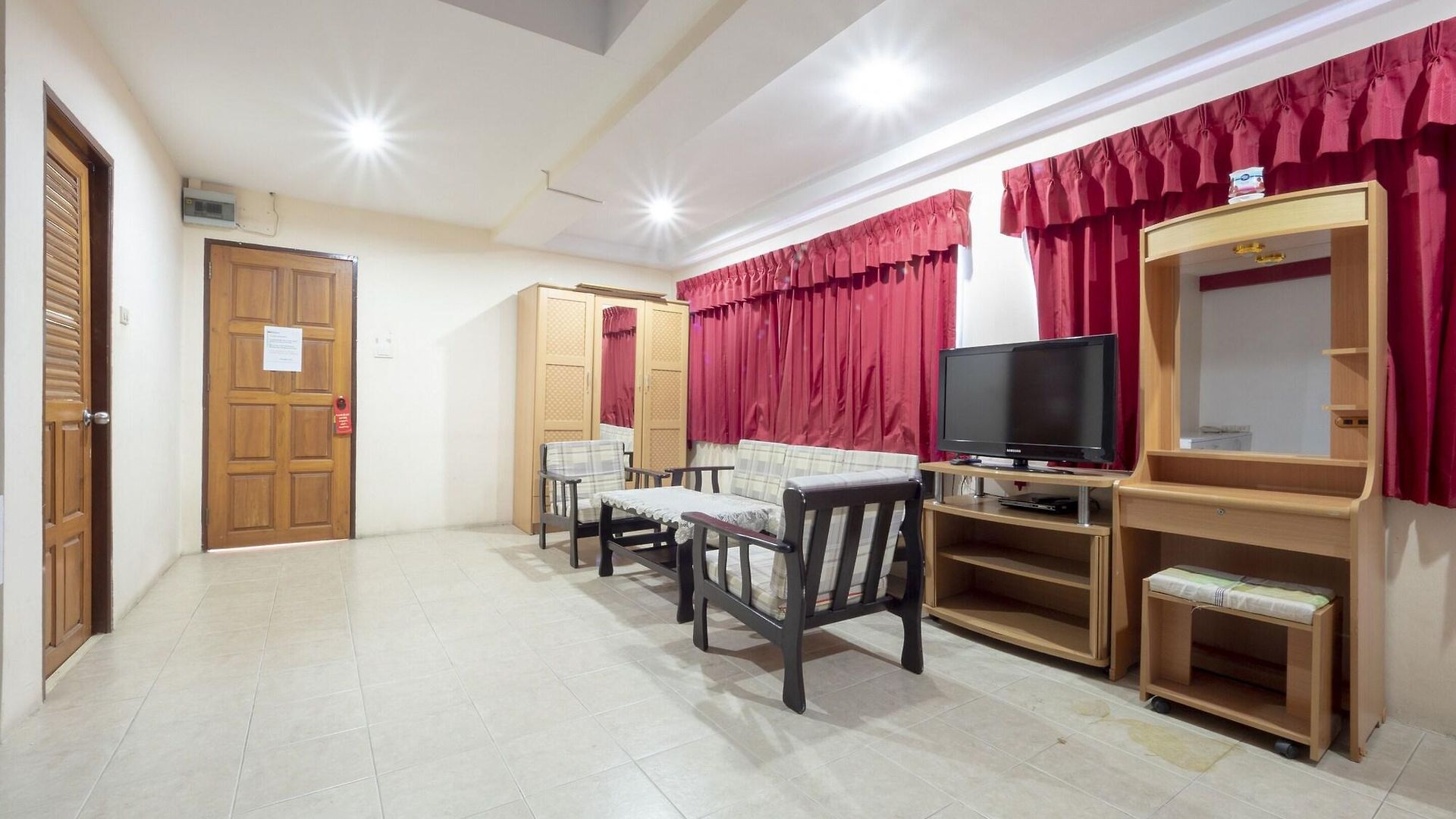 โอโย 75381 โรงแรมบิลลาบอง โรงแรม