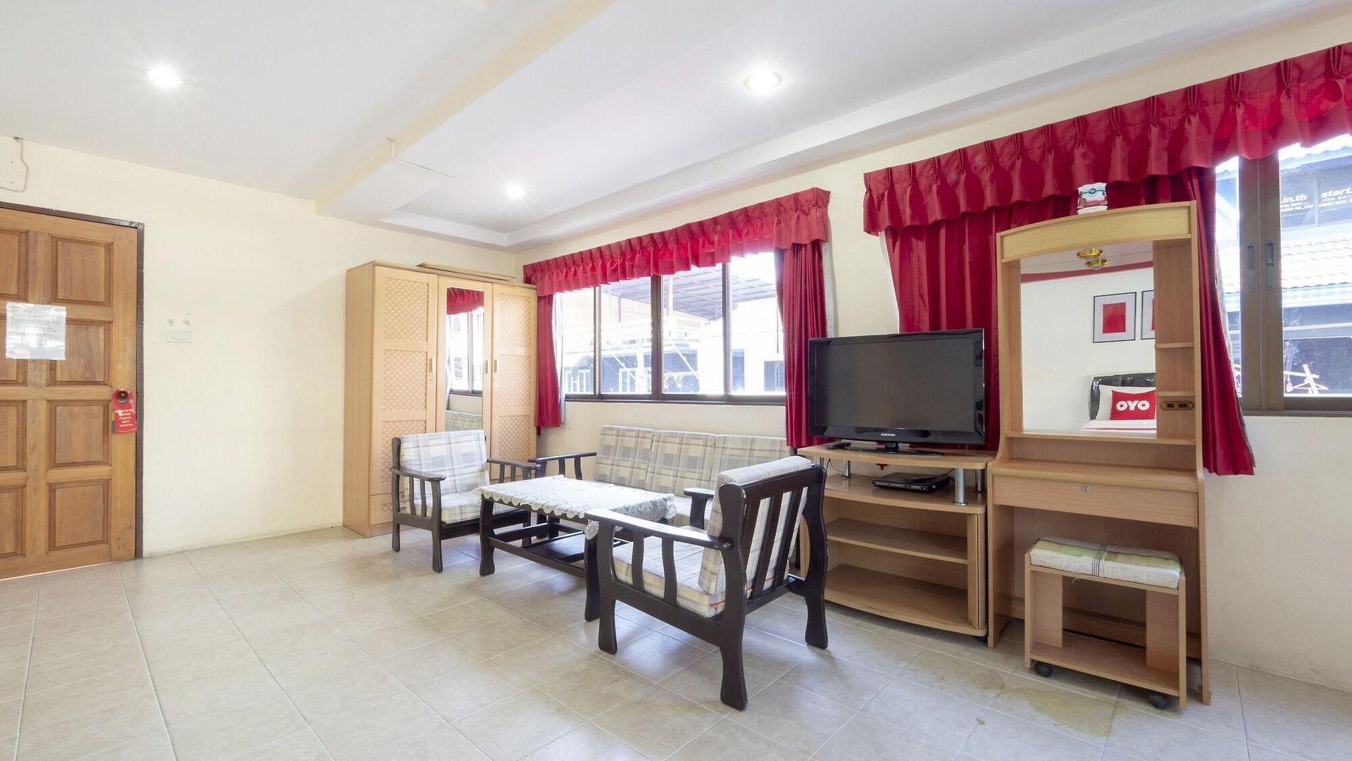 โอโย 75381 โรงแรมบิลลาบอง โรงแรม 2*