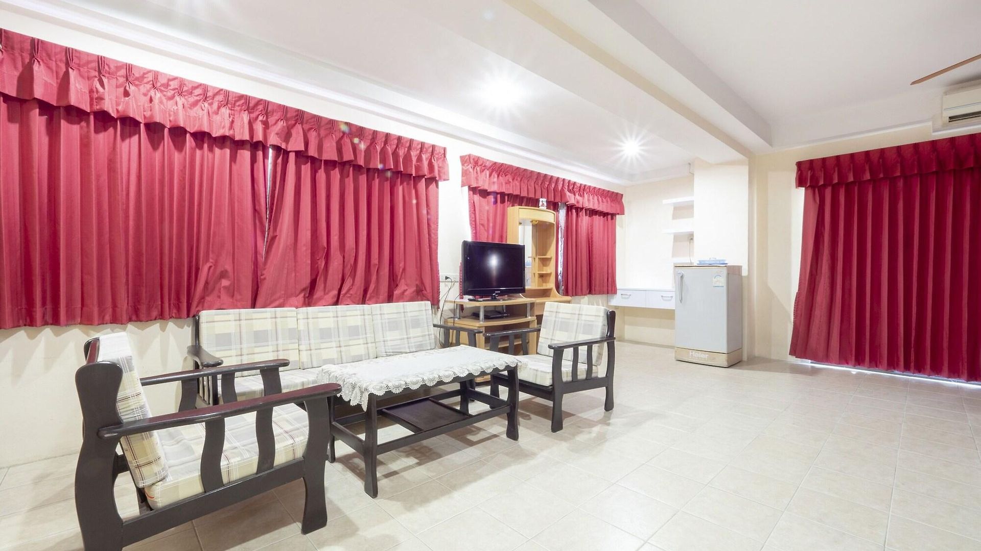 โรงแรม โอโย 75381 โรงแรมบิลลาบอง