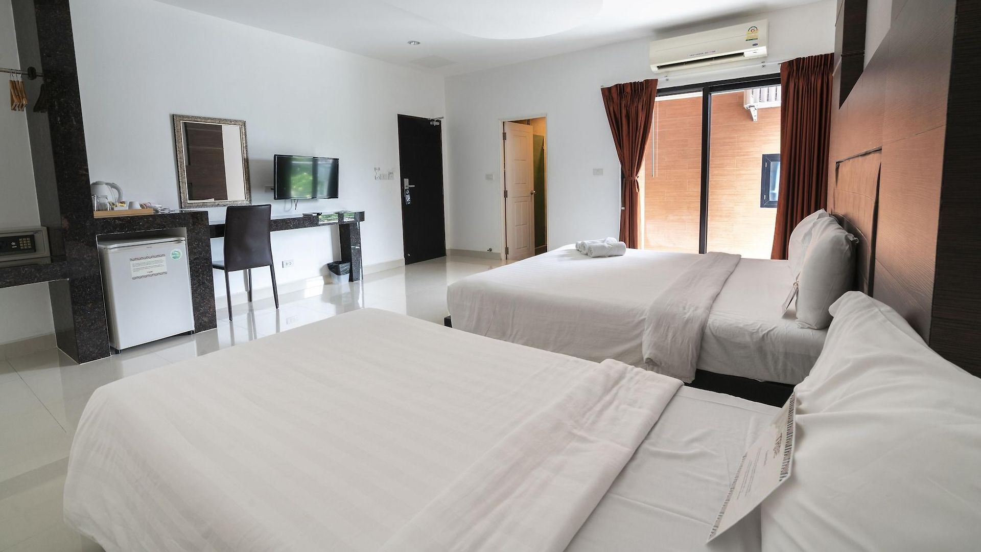 โรงแรม Tribe