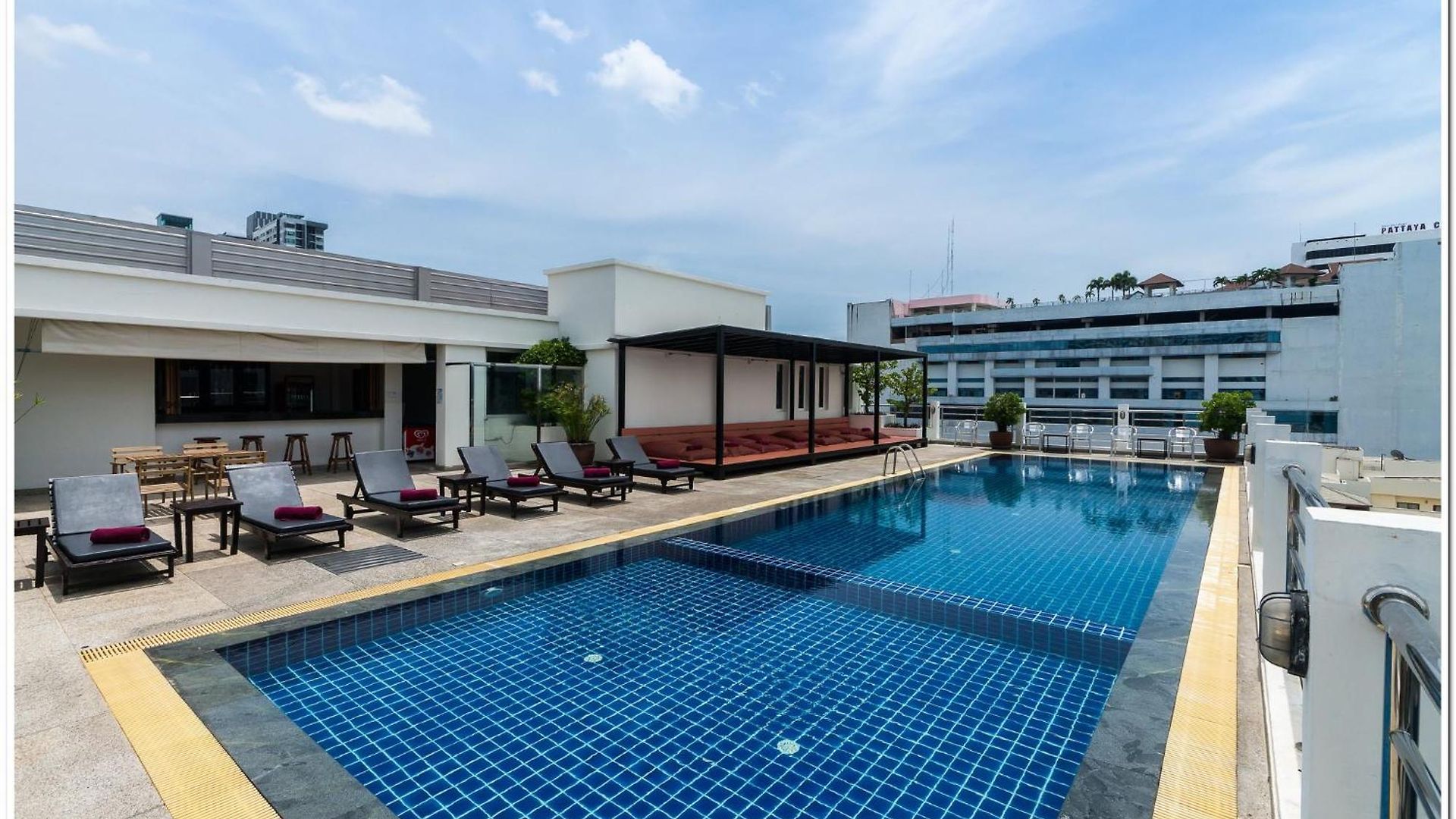 โรงแรม ซีมีสปริงโฺฮเทล 3*