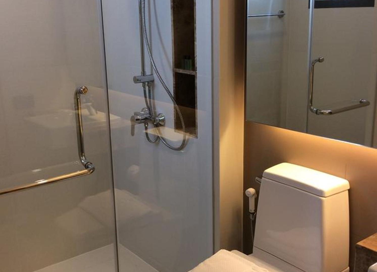 W14 โรงแรม 3*