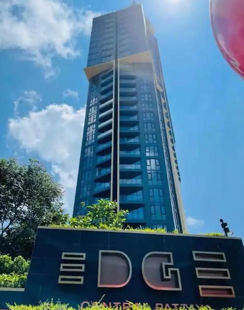 อพาร์ทเม้น The Edge Seaview Pattaya