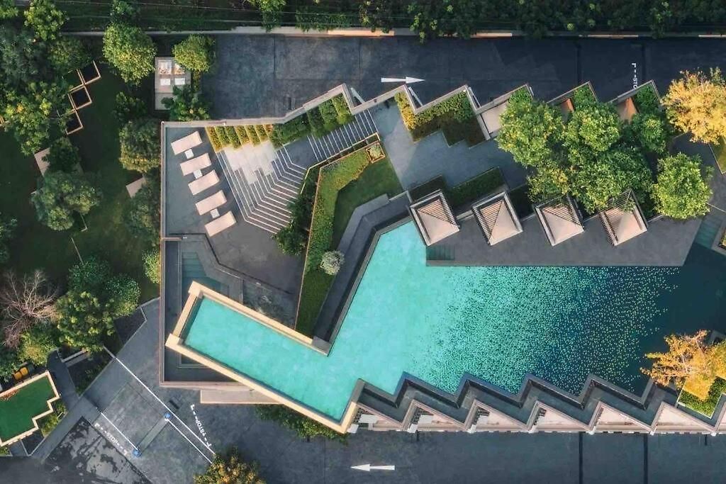 Bj Edge Central Pattaya อพาร์ทเม้น *