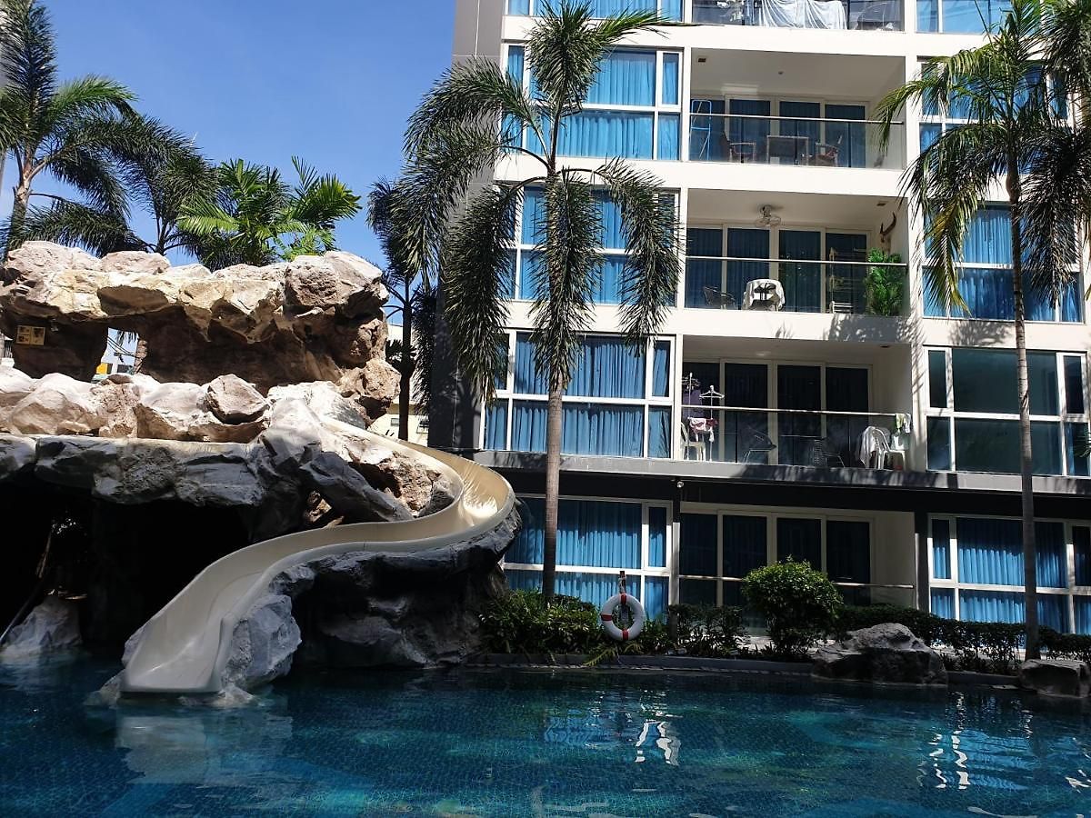 Centara Avenue 2 Bedrooms Pool View *