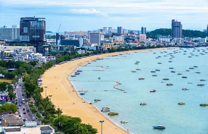 อพาร์ทเม้น Centara Avenue 2 Bedrooms Pool View *