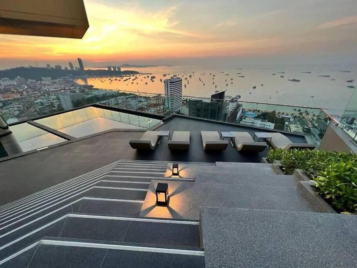 Edge Seaside Luxury Stylish Steps Away From อพาร์ทเม้น Pattaya