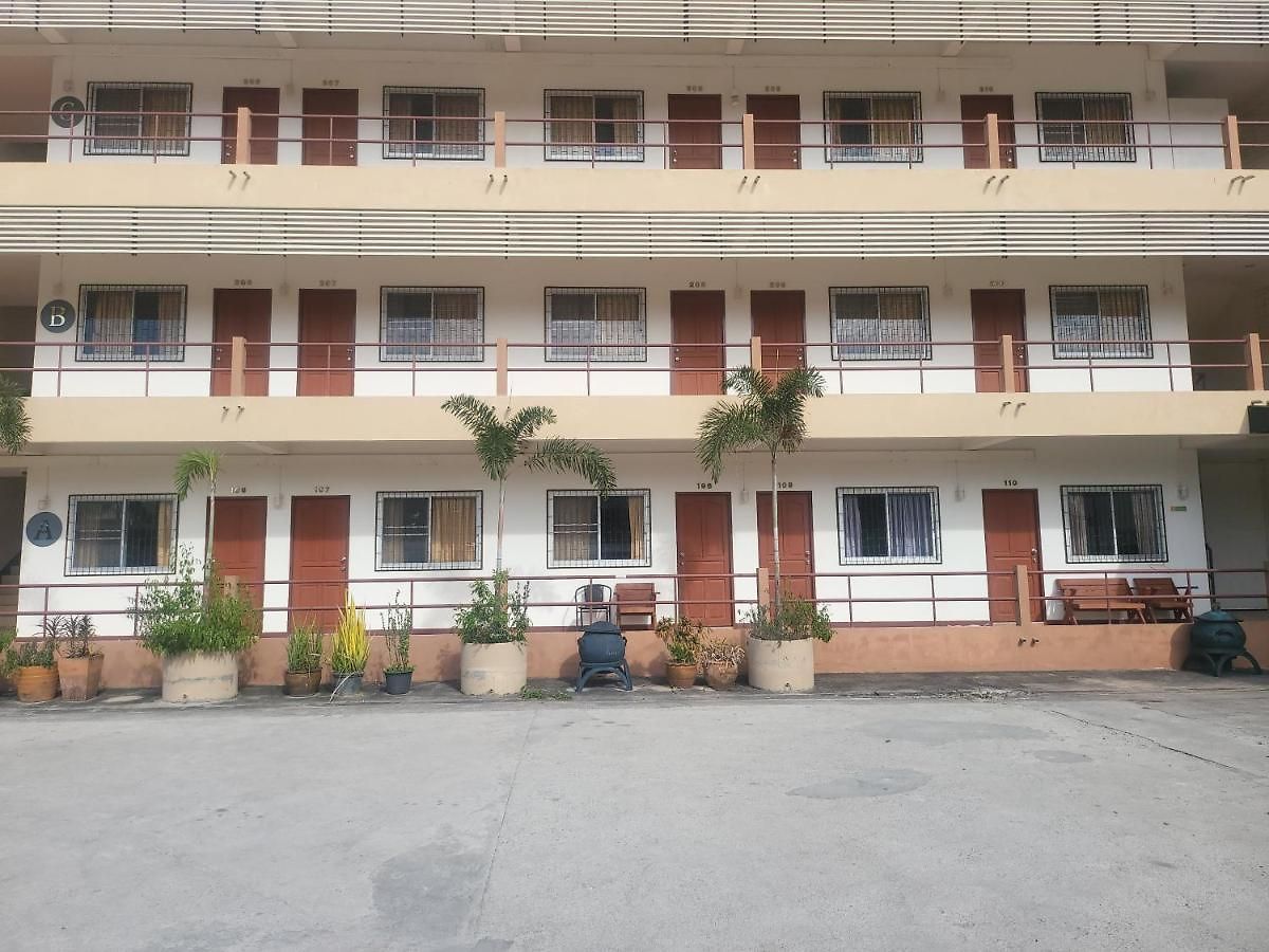 Ekaluk Place โรงแรม 4*