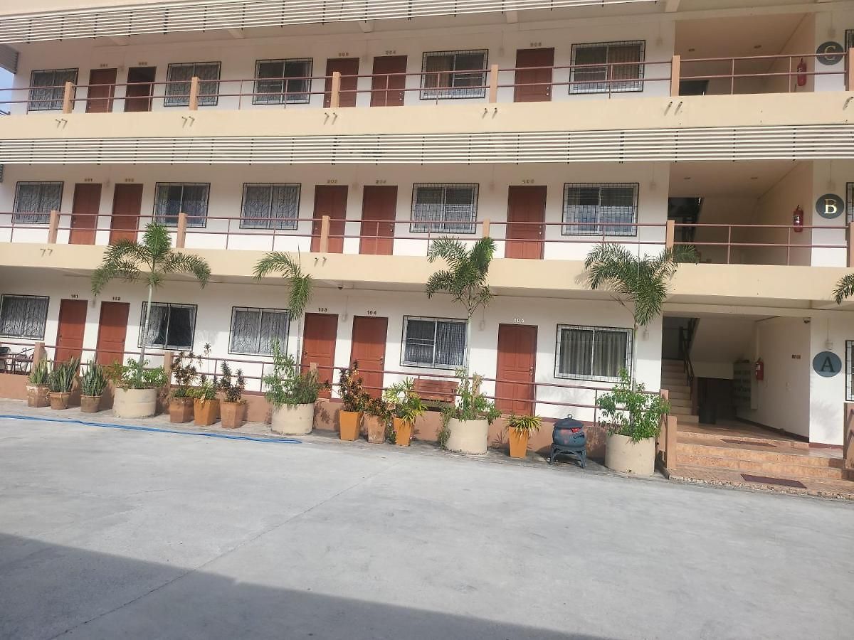 Ekaluk Place โรงแรม 4*