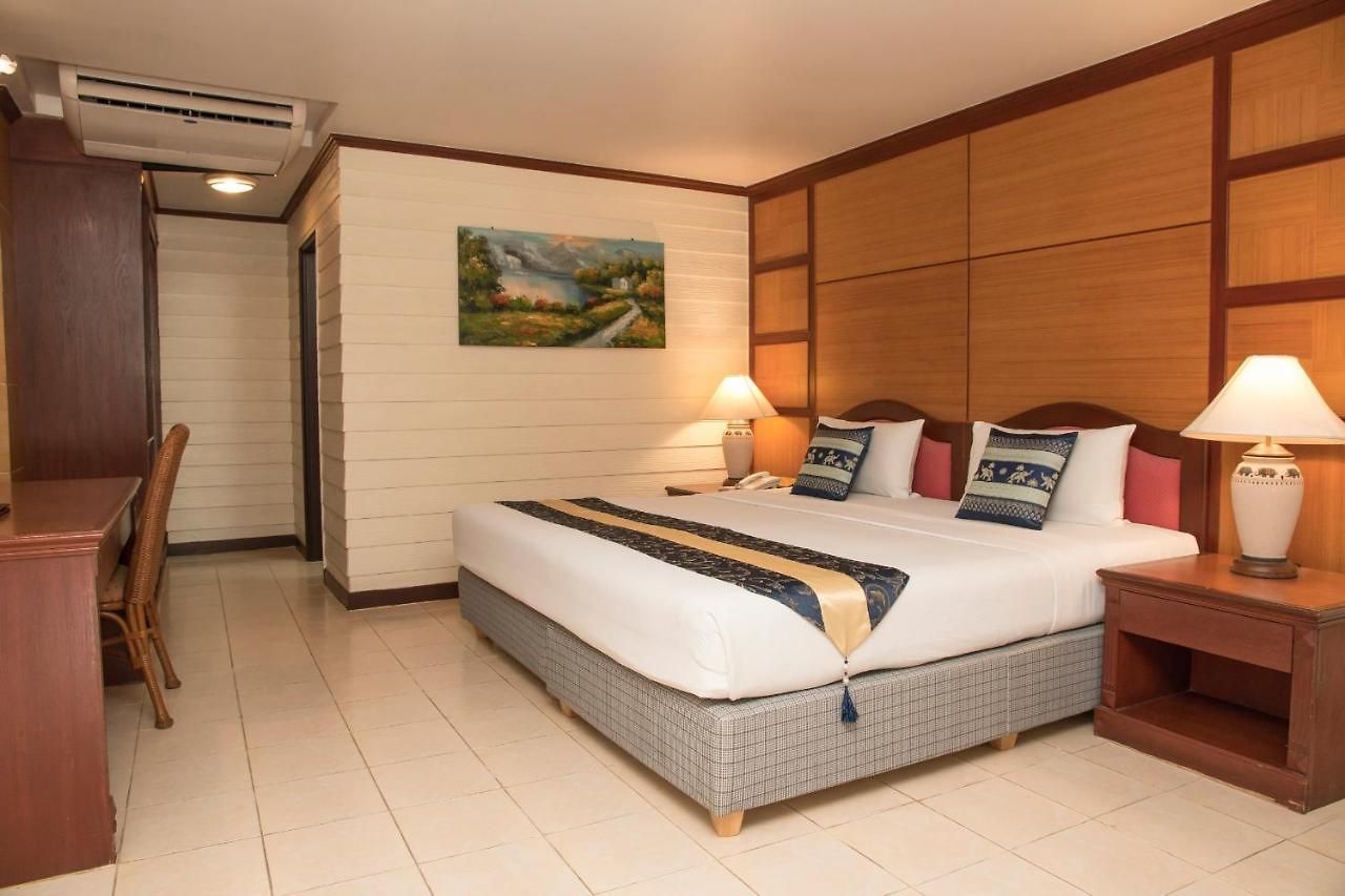 S โรงแรม 3*
