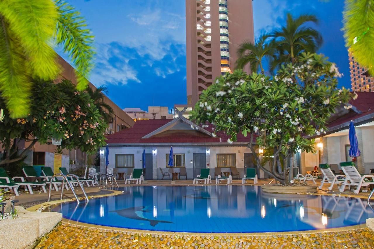 S โรงแรม