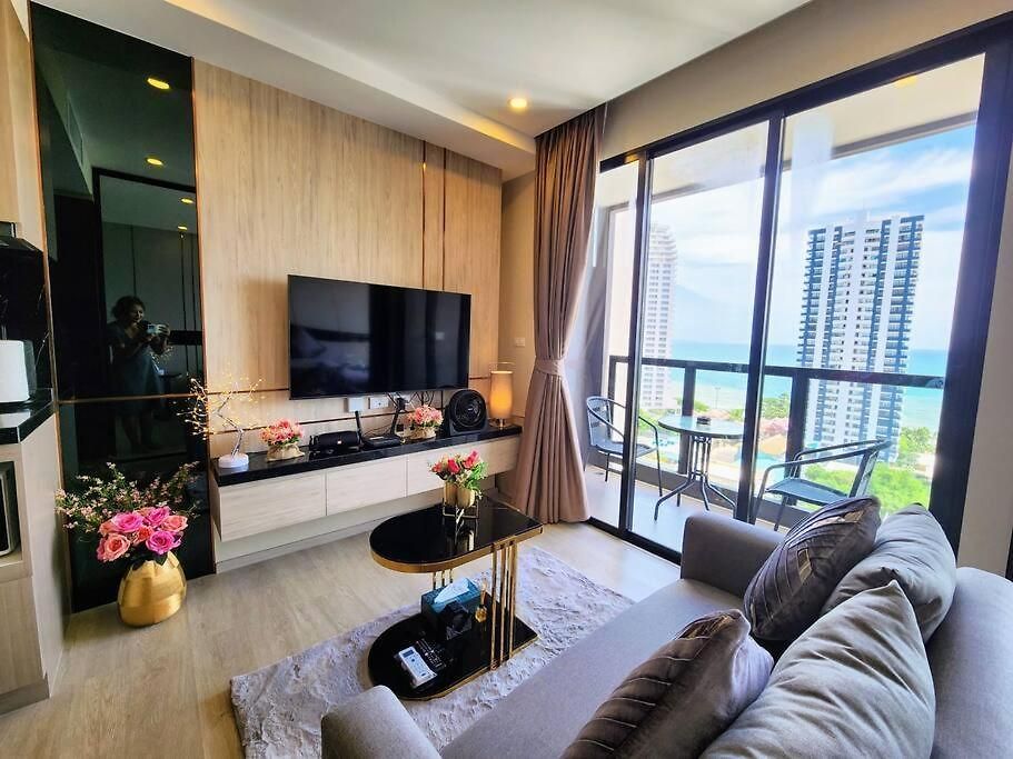 อพาร์ทเม้น Luxury With Sea View. Pattaya