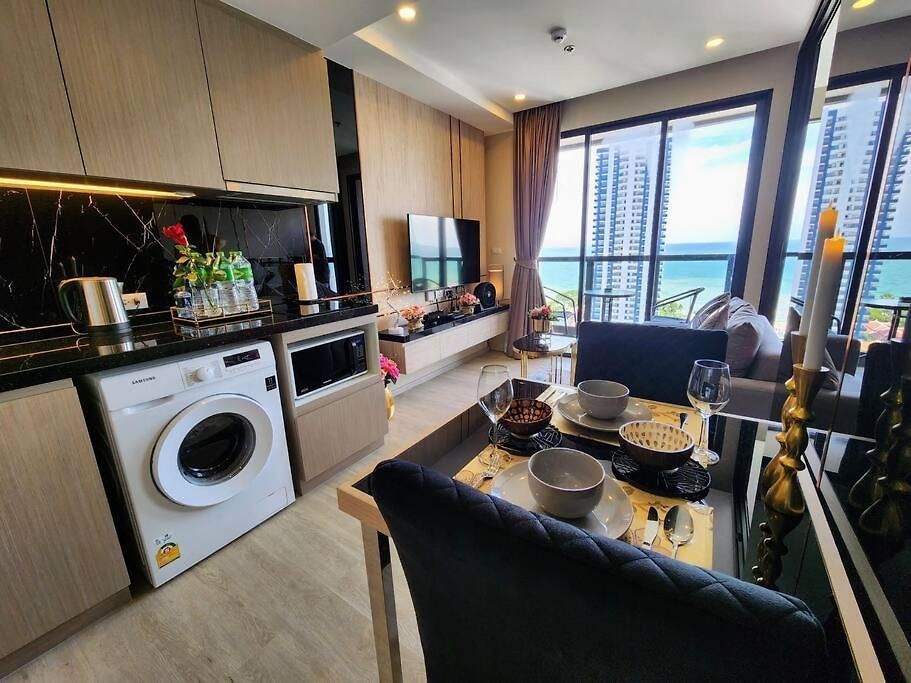 อพาร์ทเม้น Luxury With Sea View.