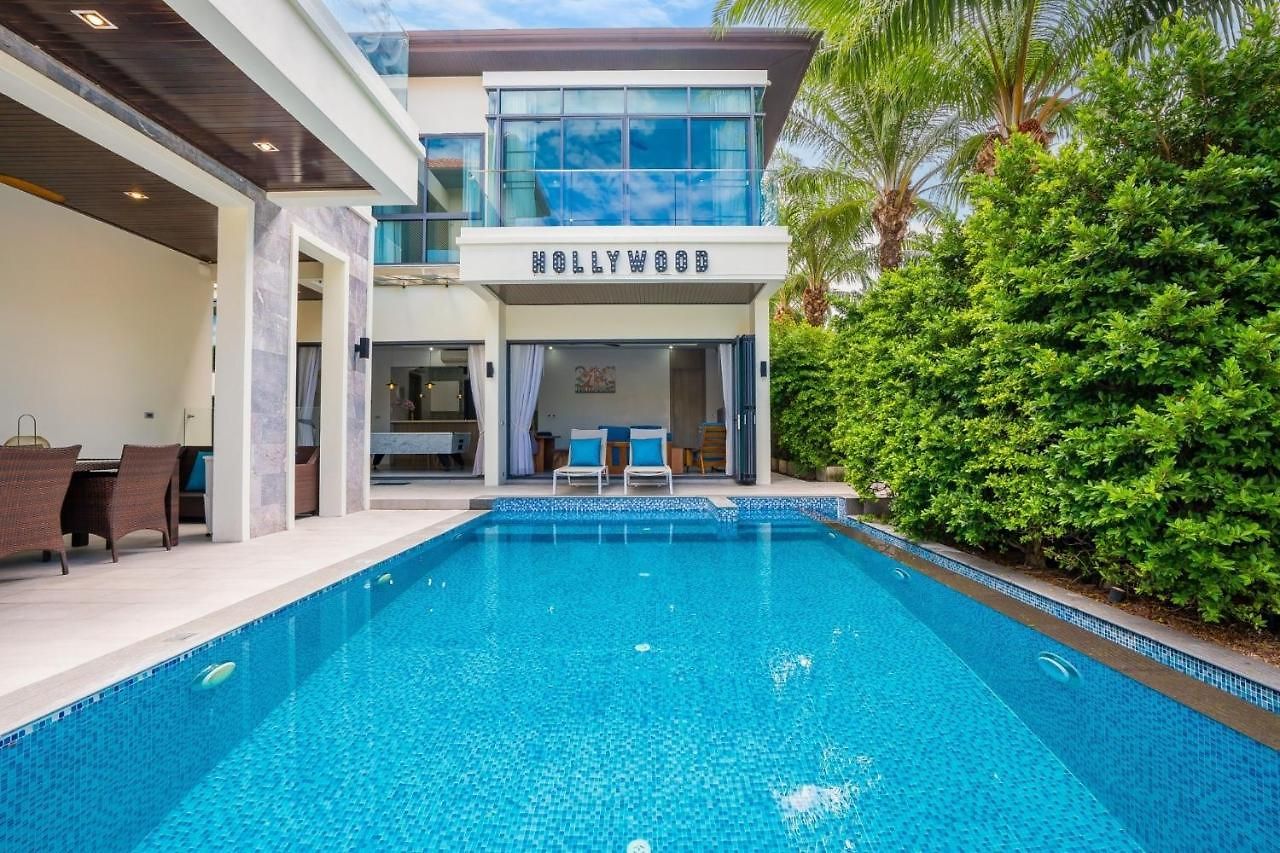 Hollywood Luxury Poolvilla Walking Street 4 Bedrooms วิลล่า *