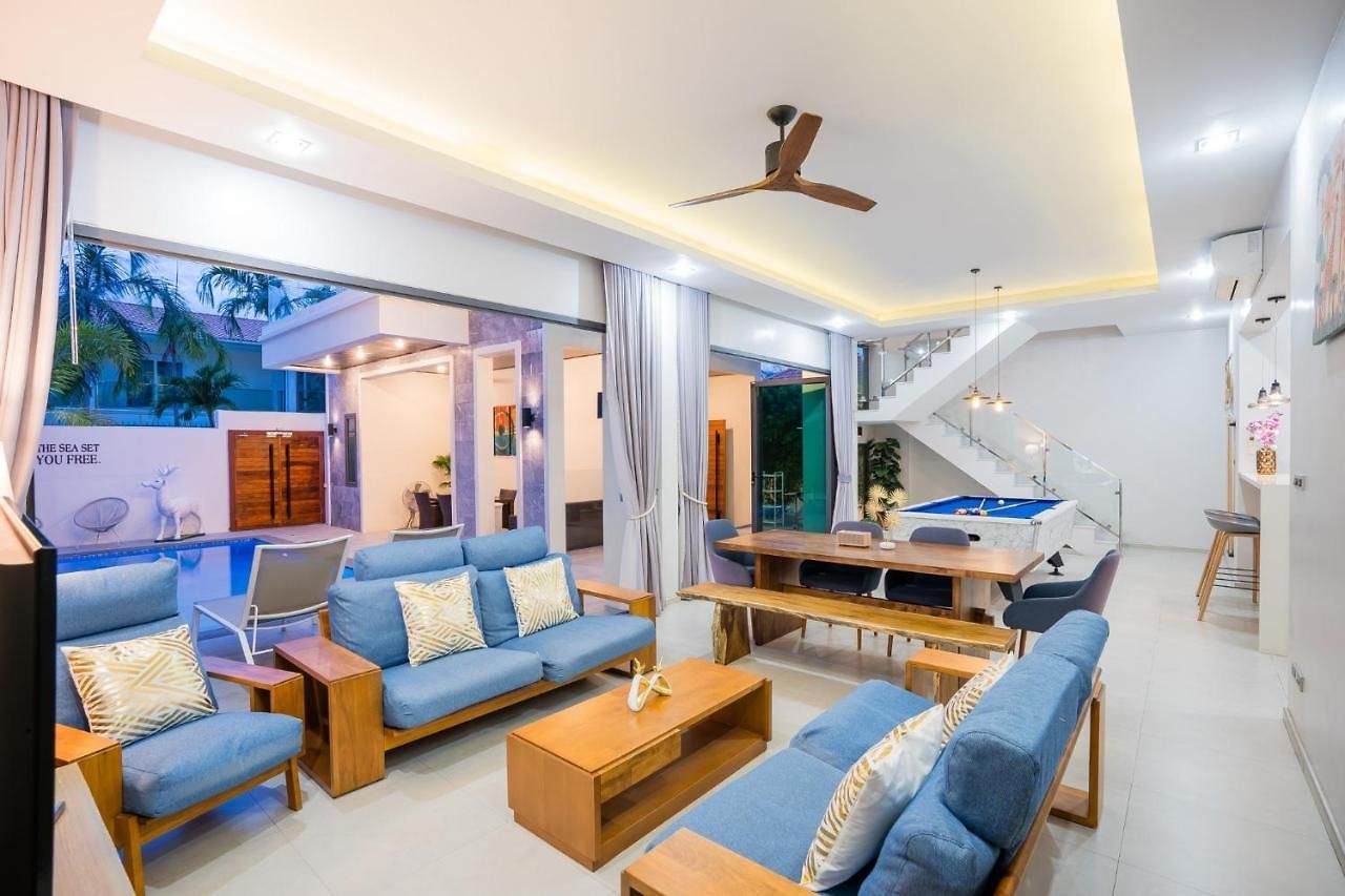 Hollywood Luxury Poolvilla Walking Street 4 Bedrooms วิลล่า