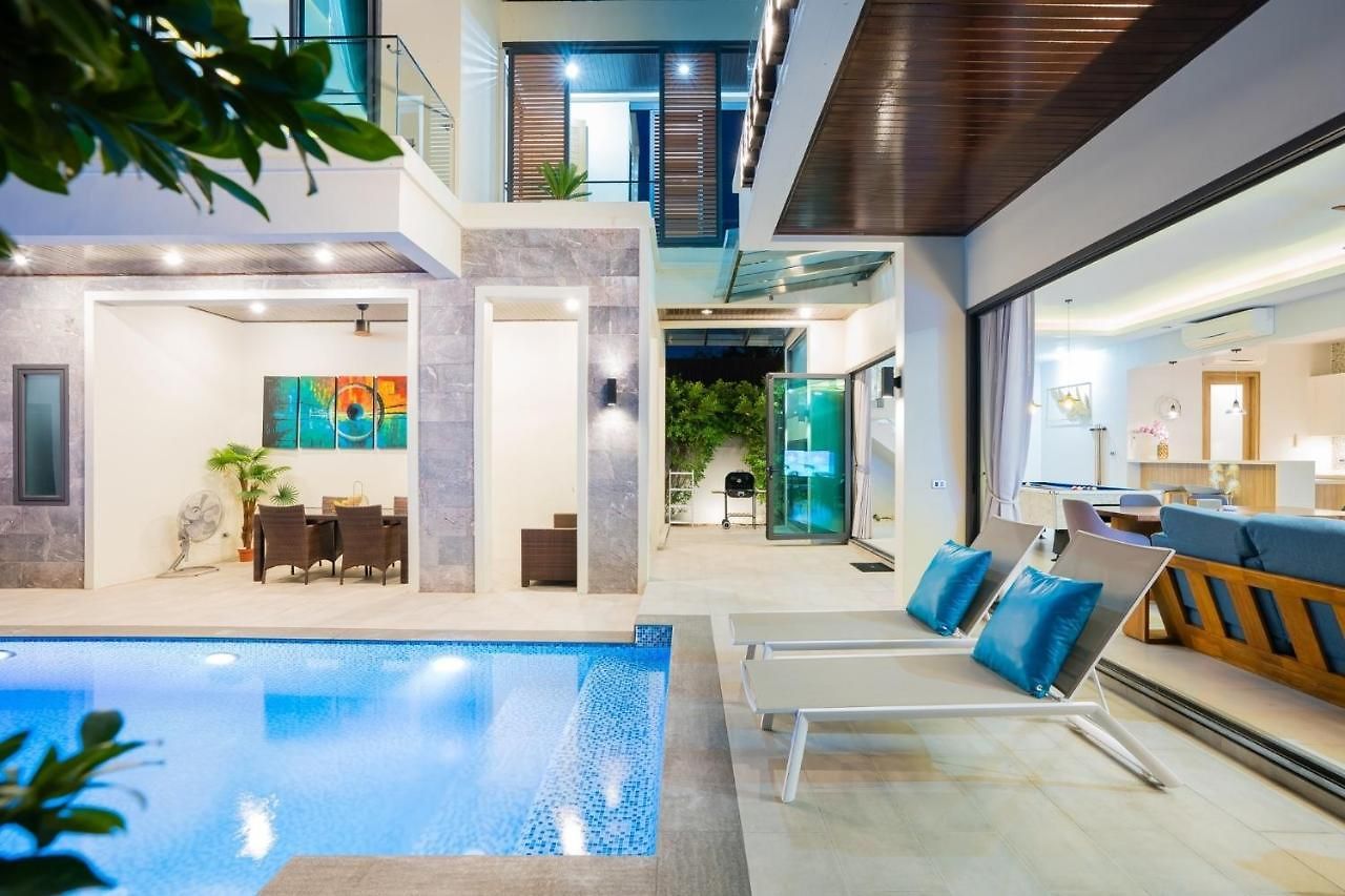 Hollywood Luxury Poolvilla Walking Street 4 Bedrooms *