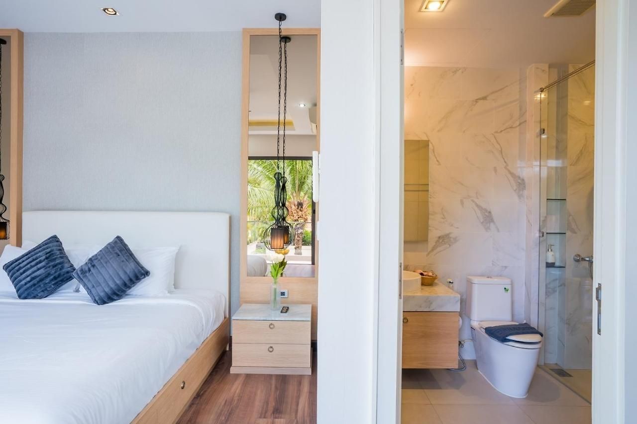 Hollywood Luxury Poolvilla Walking Street 4 Bedrooms วิลล่า Pattaya