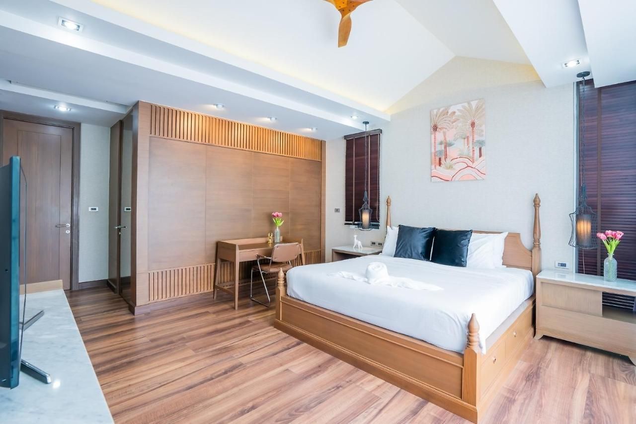 Hollywood Luxury Poolvilla Walking Street 4 Bedrooms * Pattaya
