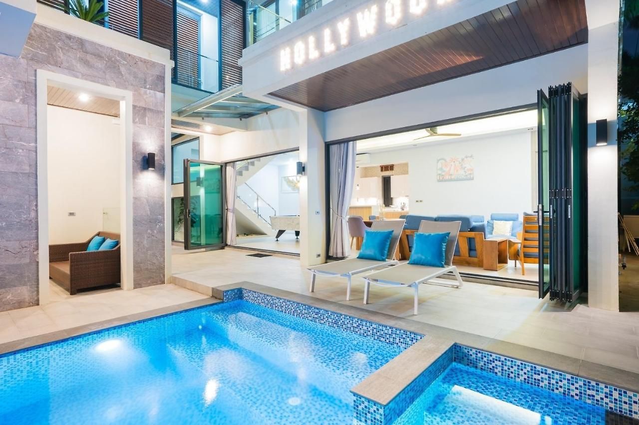 Hollywood Luxury Poolvilla Walking Street 4 Bedrooms Pattaya