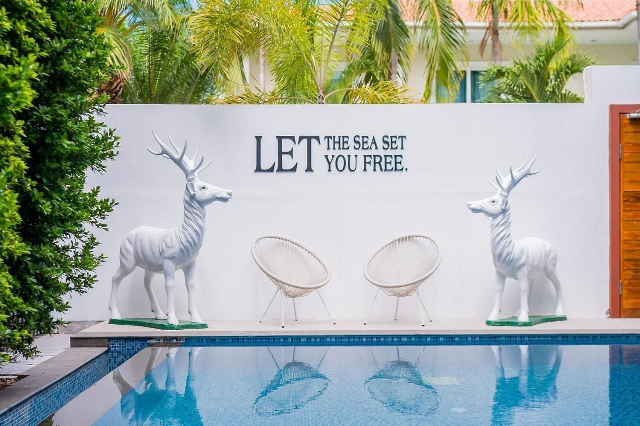 Hollywood Luxury Poolvilla Walking Street 4 Bedrooms *