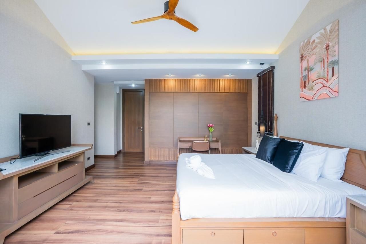 Hollywood Luxury Poolvilla Walking Street 4 Bedrooms วิลล่า *