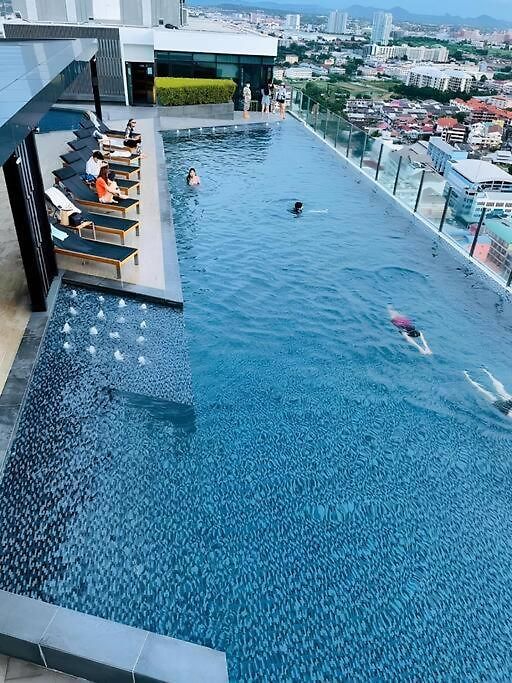 อพาร์ทเม้น & Infinity Pool Pattaya