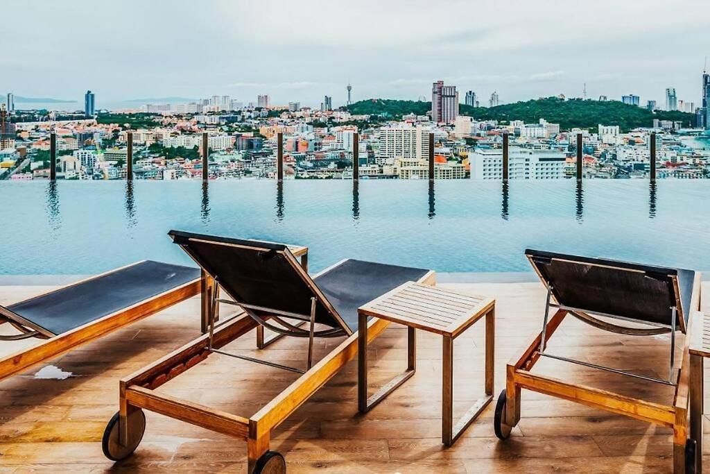 & Infinity Pool *