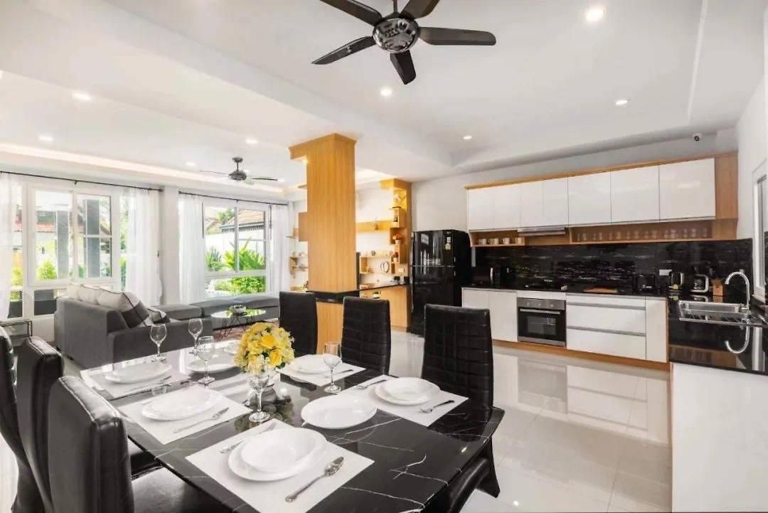Lagoon 5 Bedroom Pool Pattaya