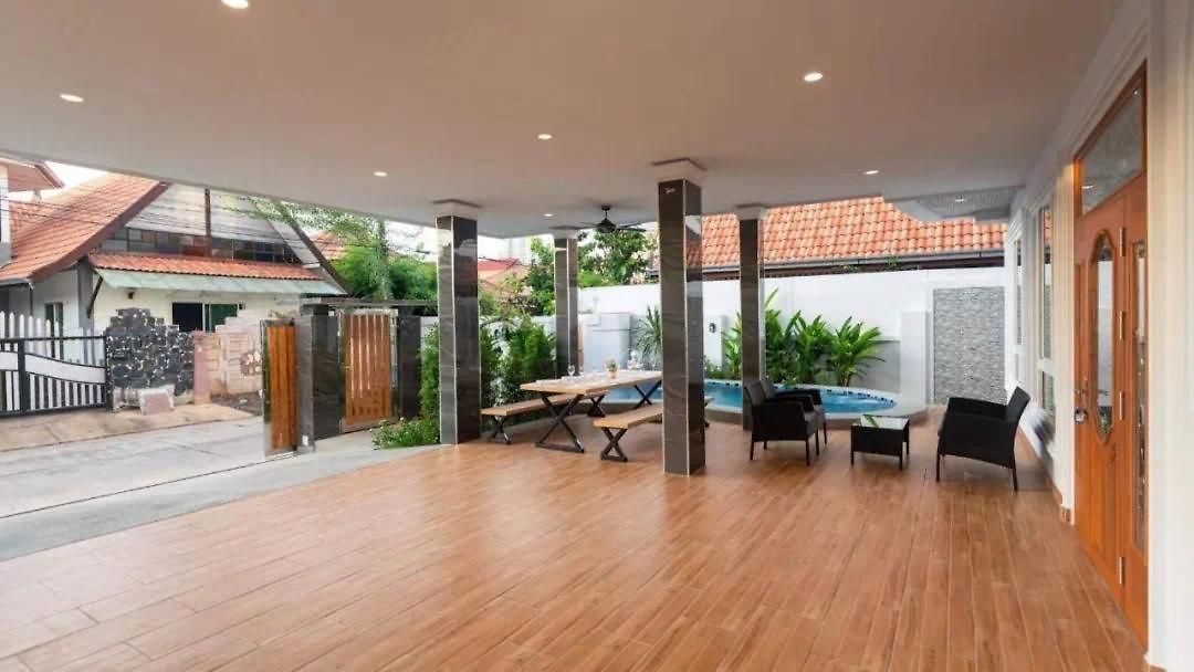Lagoon 5 Bedroom Pool * Pattaya