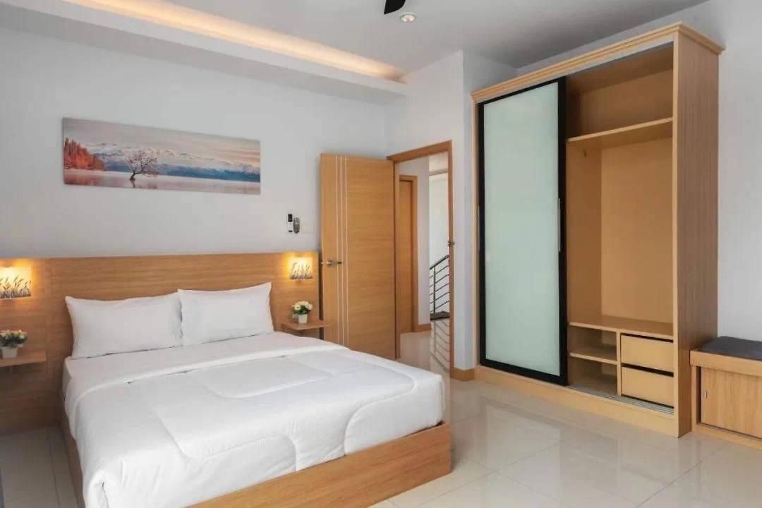 Lagoon 5 Bedroom Pool วิลล่า Pattaya