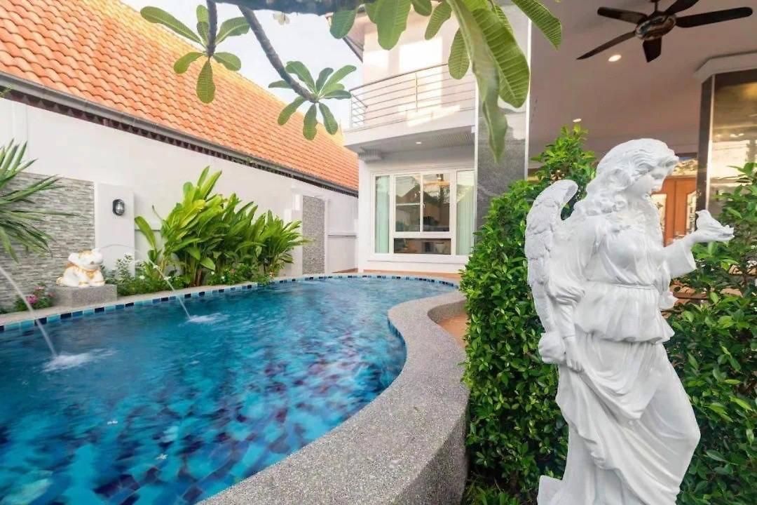 Lagoon 5 Bedroom Pool วิลล่า