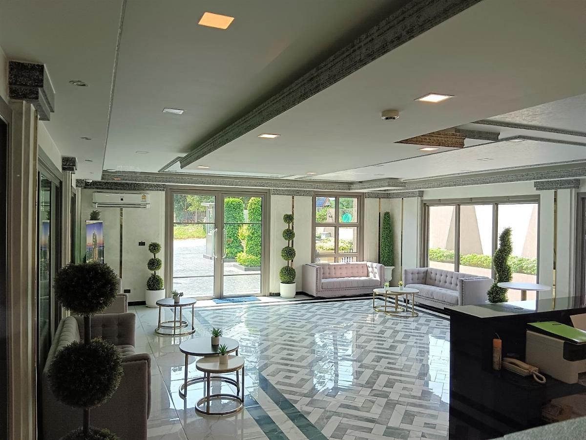 Arcadia Center Apartment *