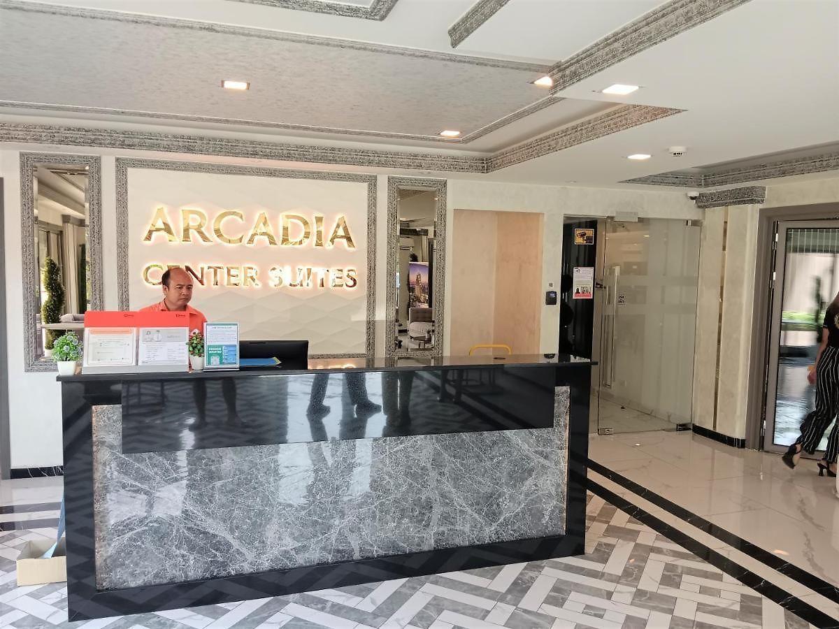 Arcadia Center Apartment *