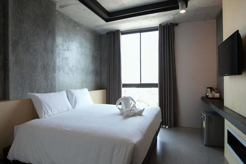 B2 South Premier โรงแรม 3*