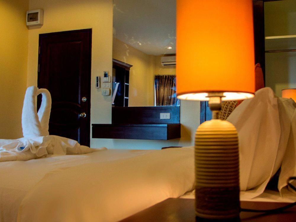 โรงแรม Lucky Residency