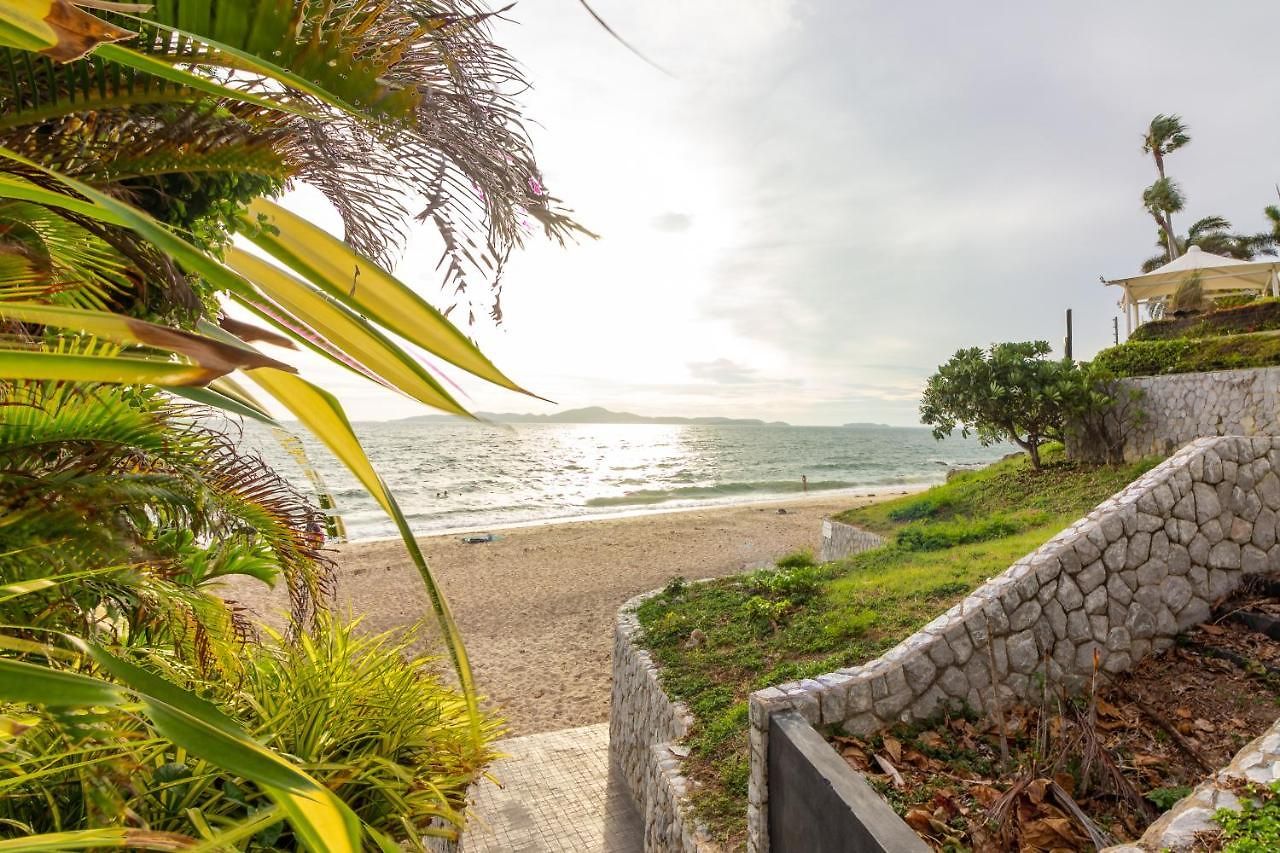 At 5 Mins Walk 3bdr Pool For Groups And Family Pattaya