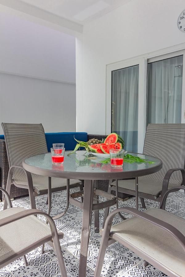 Villa At 5 Mins Walk 3bdr Pool For Groups And Family *