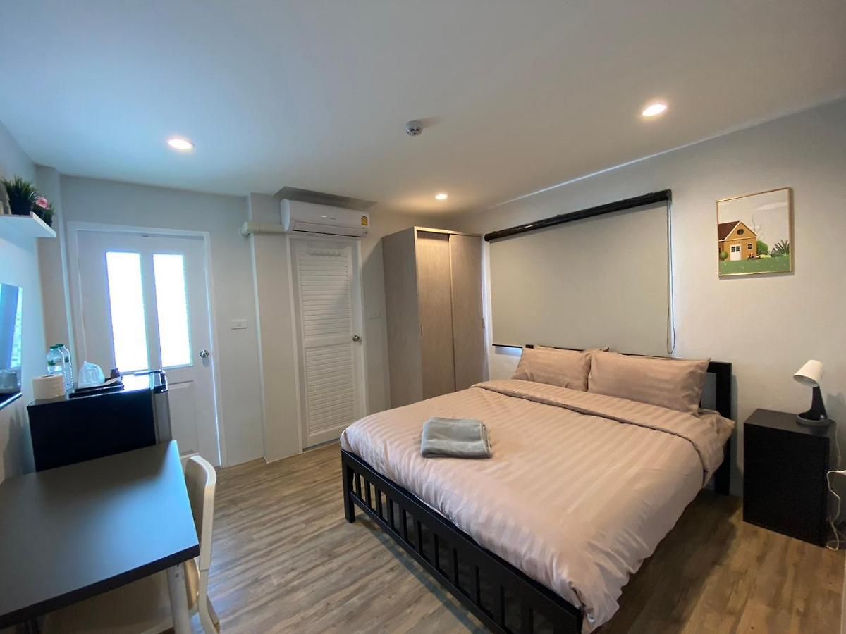 Aree House Poshtel โรงแรม