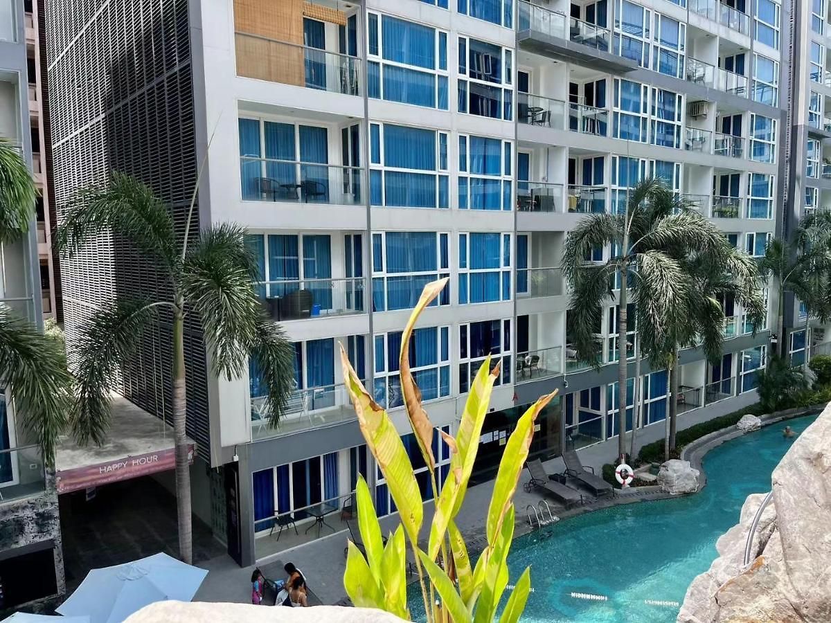 芭提雅中心地带 Centara Avenue 一房公寓3楼 紧邻海滩, 酒吧街, 智能电视