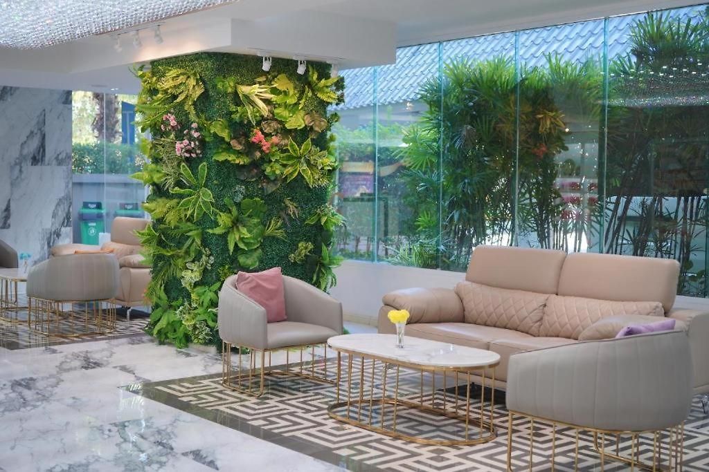 โรงแรม Deco North 5*