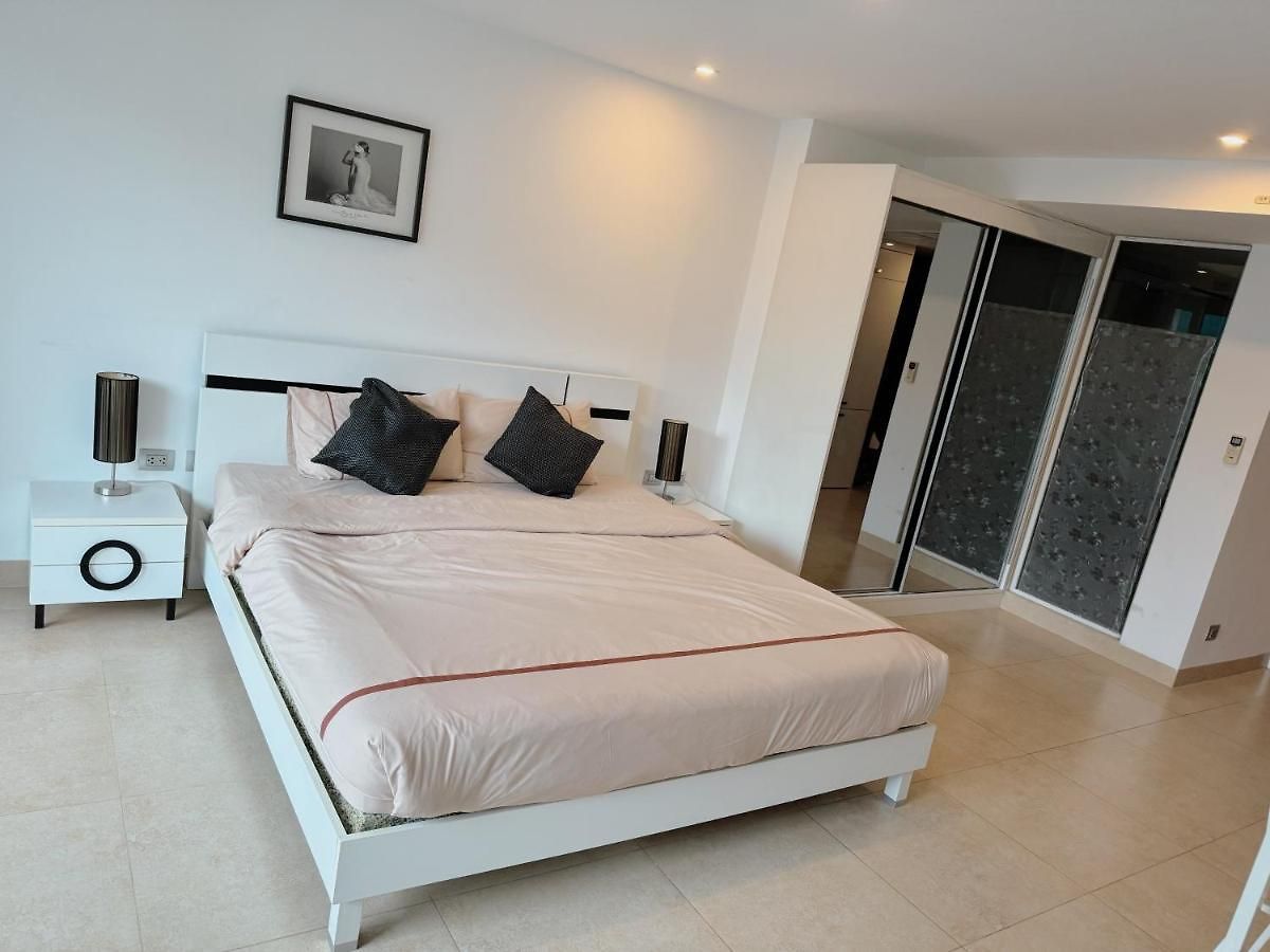 Centara Avenue Residences 1 Bedroom Center Near Walking Street อพาร์ทเม้น Pattaya