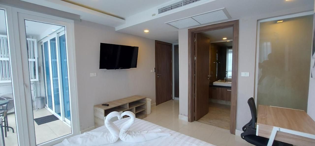 อพาร์ทเม้น Grand Avenue - Luxury - 2 Bedroom 2 Baths - Pool-view *