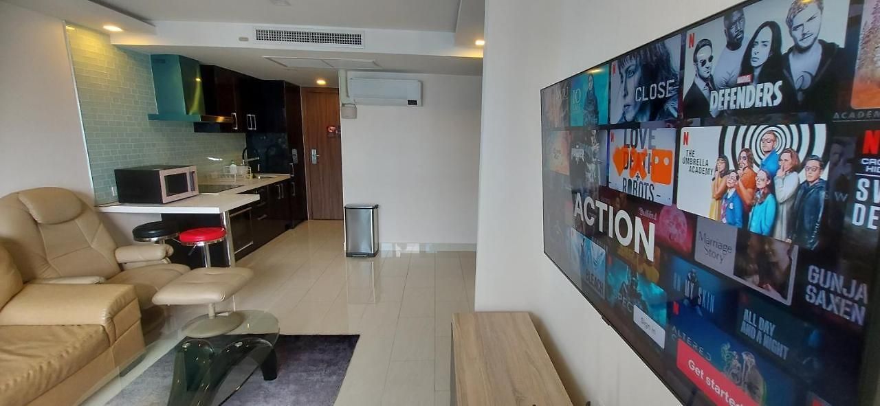 Grand Avenue - Luxury - 2 Bedroom 2 Baths - Pool-view *