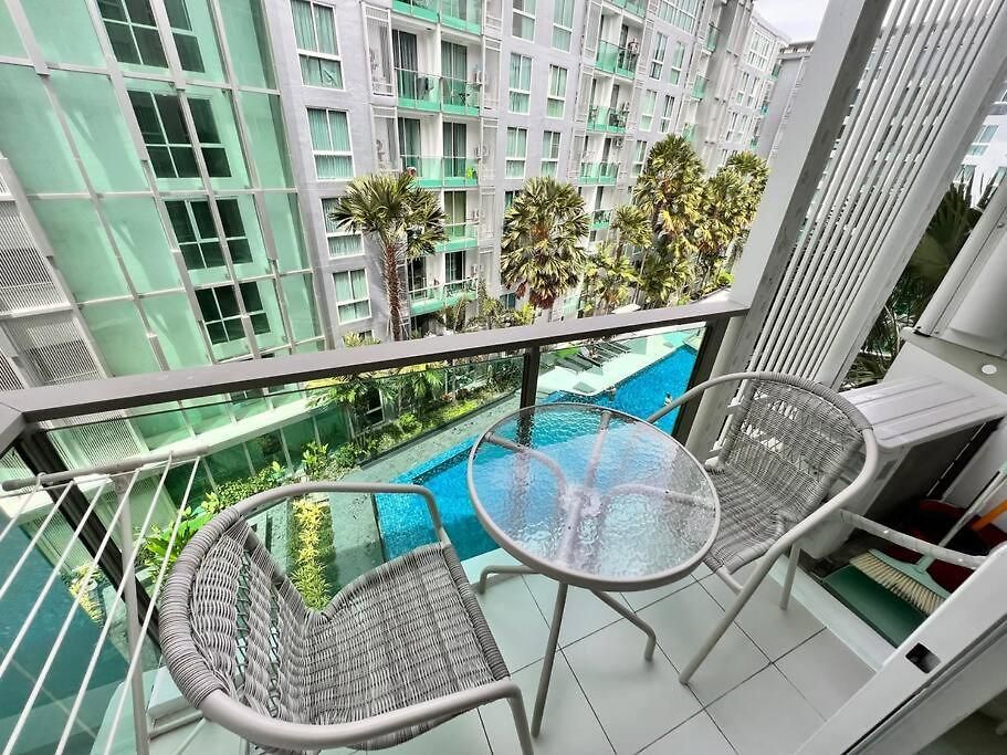 Apartment At 1 Bed In Ccr *