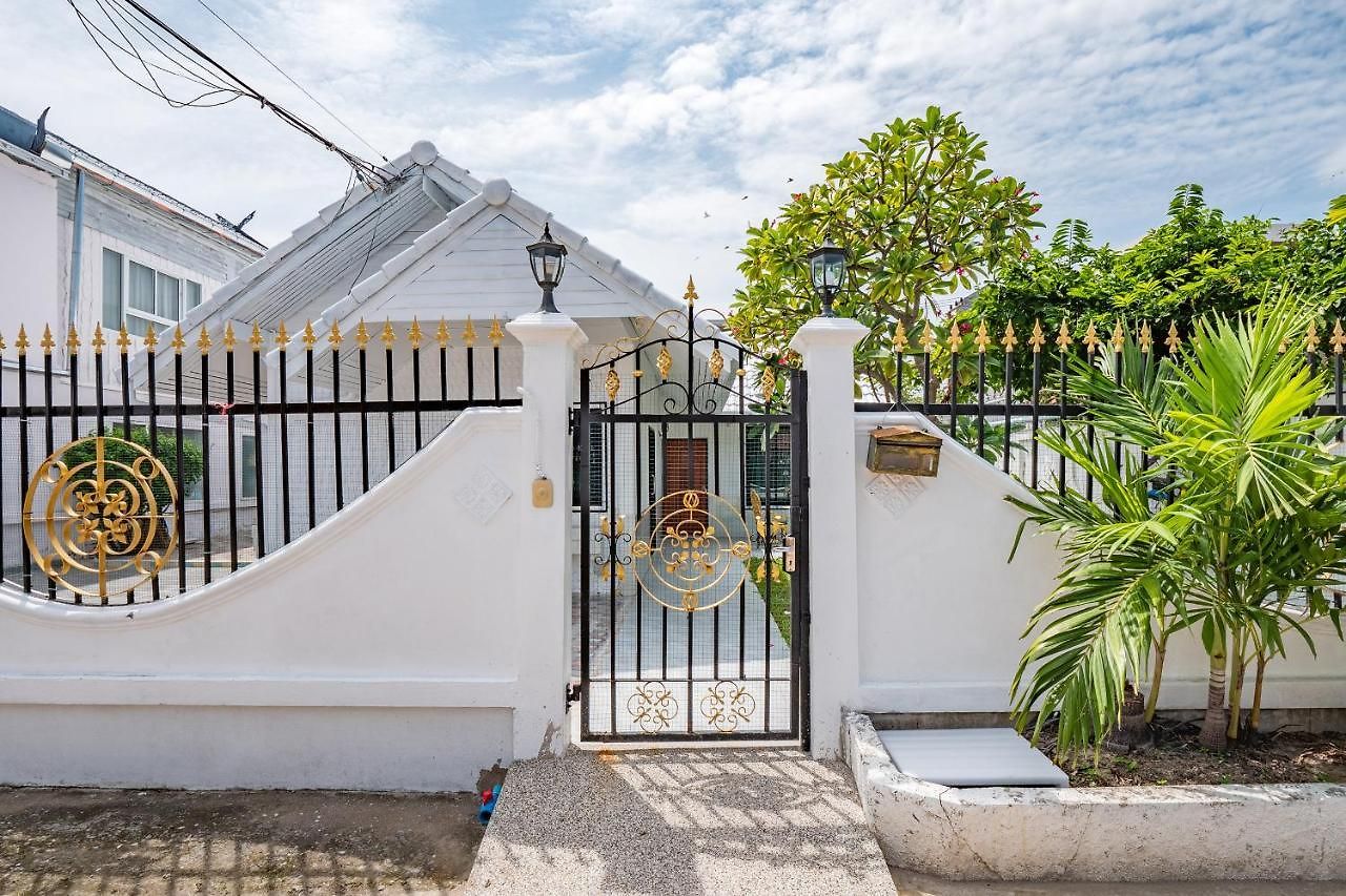 Deluxe 3 Bedrooms With Fancy Pool In Downtown Villa Pattaya